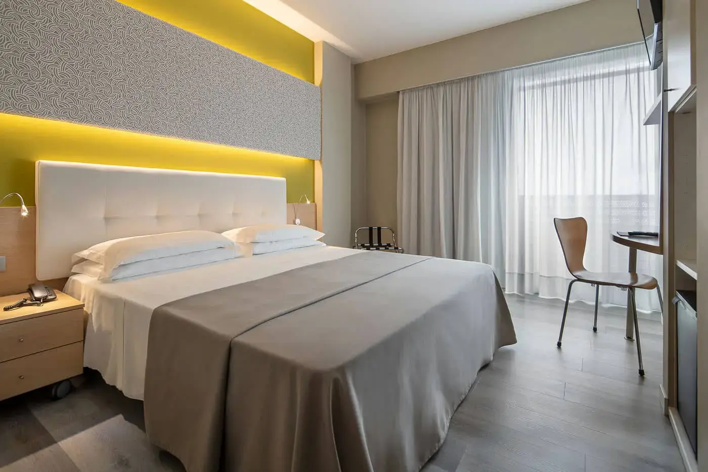 Camera Standard dell'Hotel Rosanna con arredamento minimalista