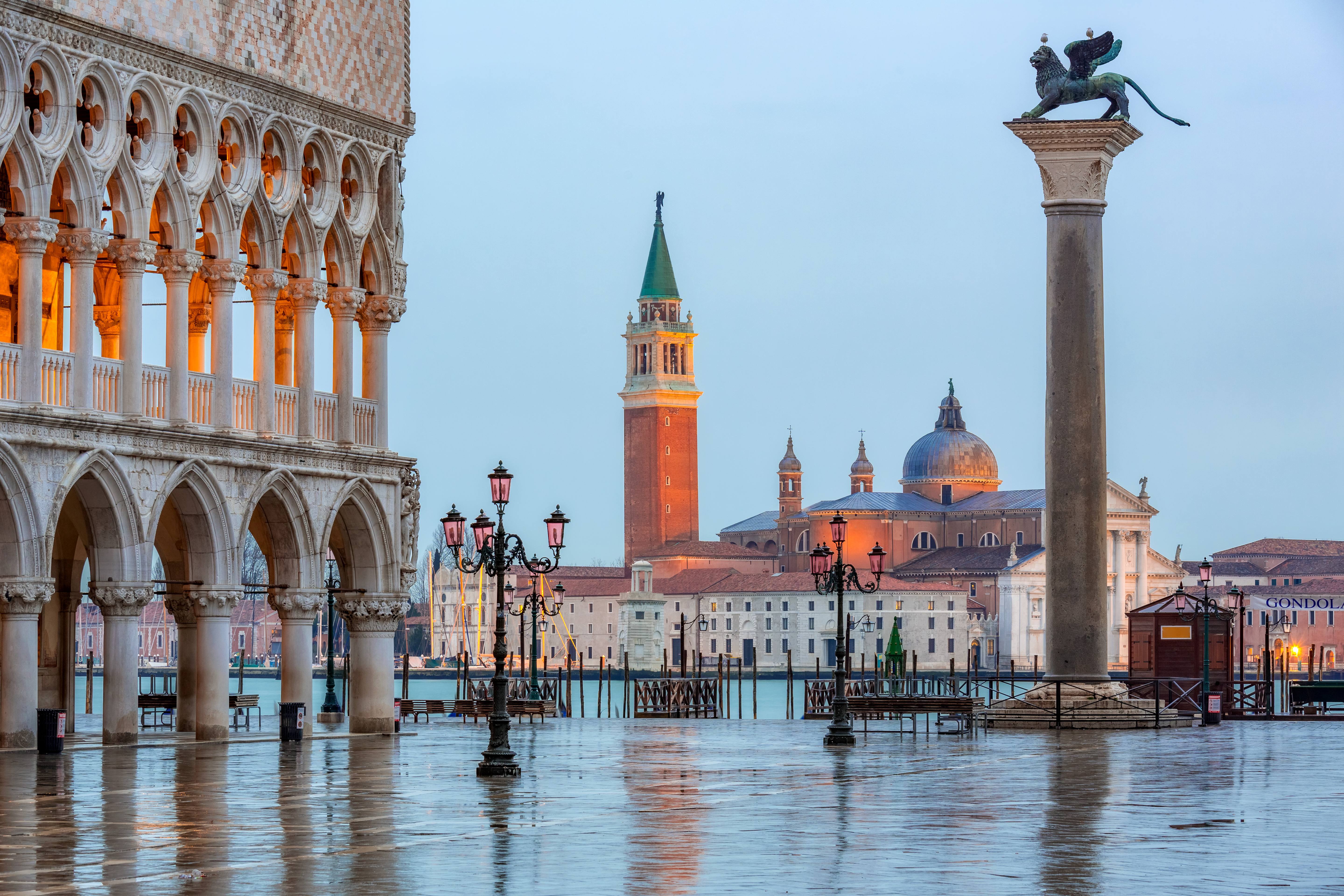 Piazza San Marco a Venezia vista dalla laguna